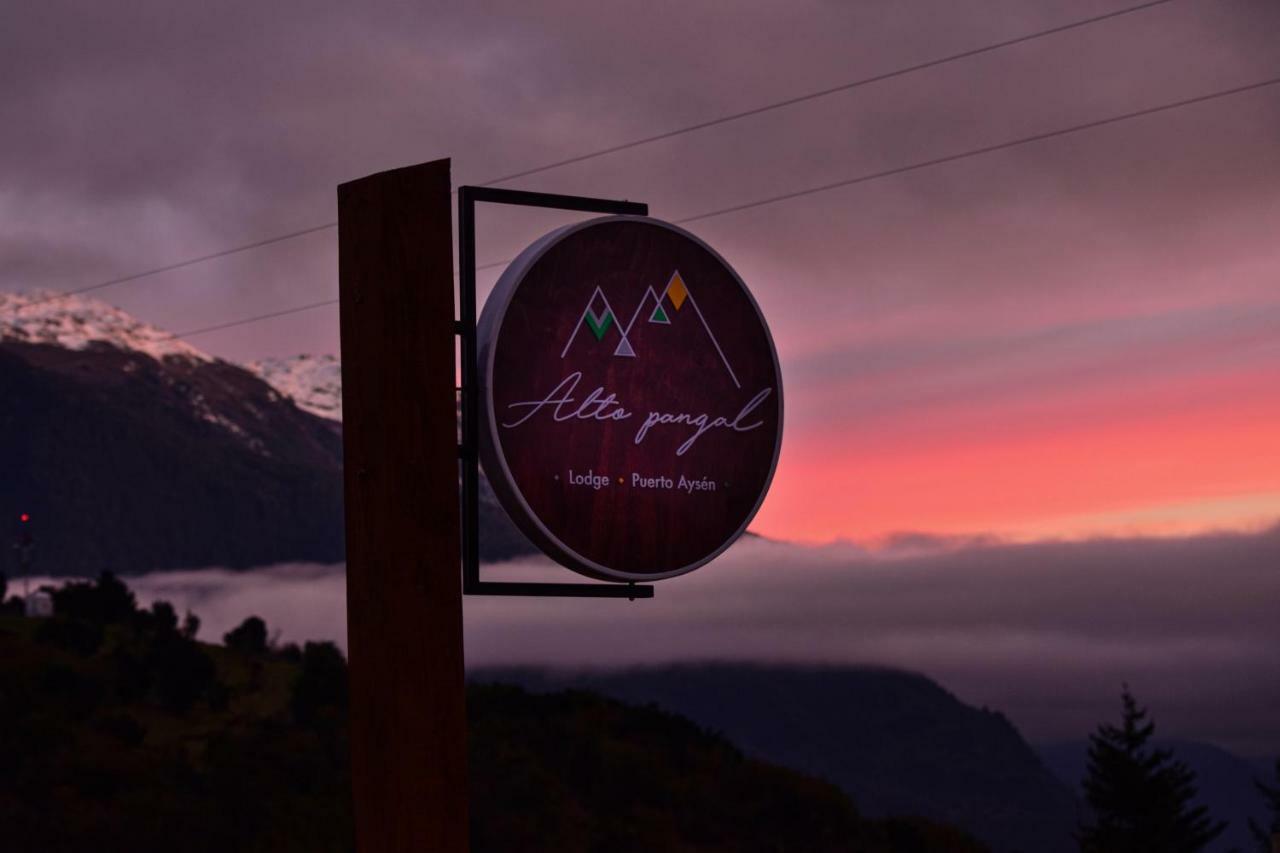 Alto Pangal Lodge Puerto Aysen Exteriér fotografie